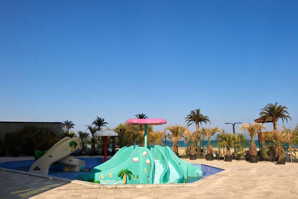 Deluxe Apartment Spa N Pools Beach Resort Navodari Exterior photo