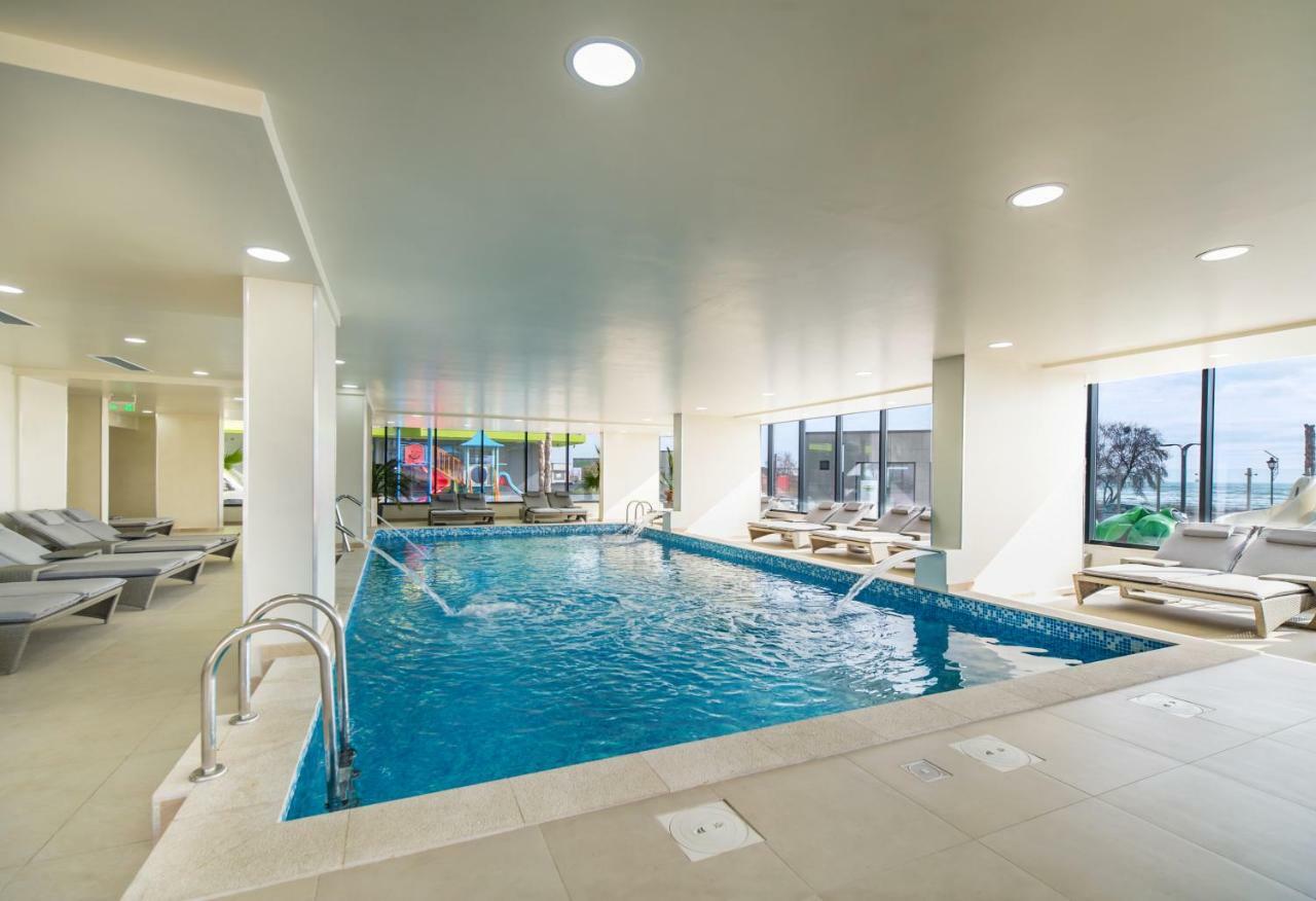 Deluxe Apartment Spa N Pools Beach Resort Navodari Exterior photo